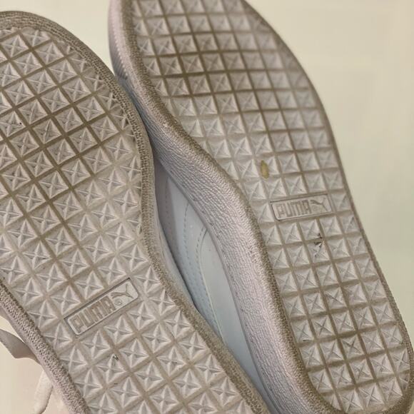 Puma heart sneakers! True to size - Picture 7 of 8